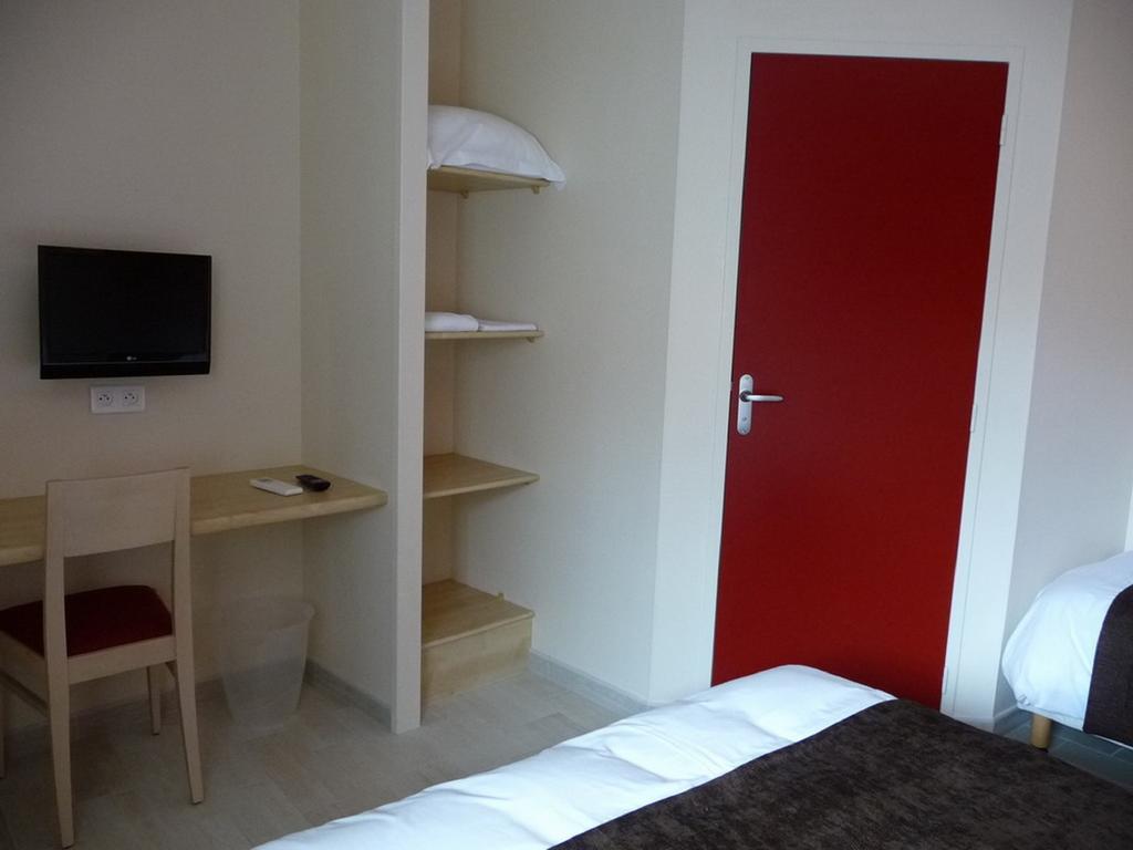 La Godiniere Hotell Cholet Exteriör bild