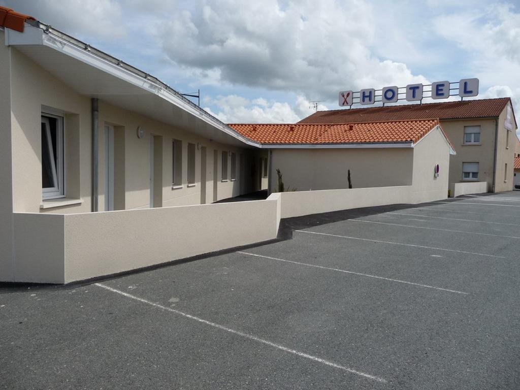 La Godiniere Hotell Cholet Exteriör bild