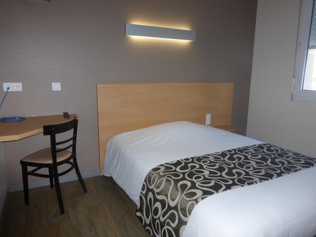 La Godiniere Hotell Cholet Exteriör bild
