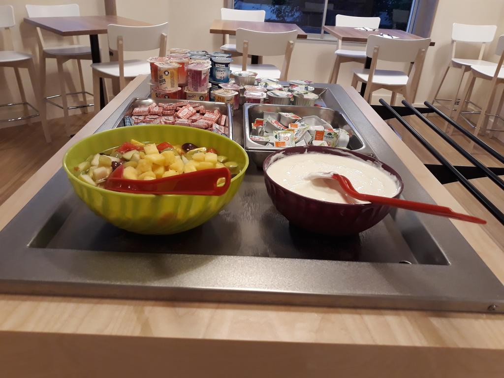 La Godiniere Hotell Cholet Exteriör bild